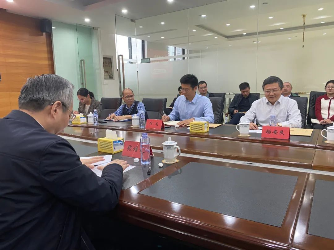 奉賢區(qū)人大常委會(huì)黨組書記、主任張培榮一行蒞臨上海山美股份開展“優(yōu)環(huán)境、穩(wěn)經(jīng)濟(jì)”大走訪大調(diào)研