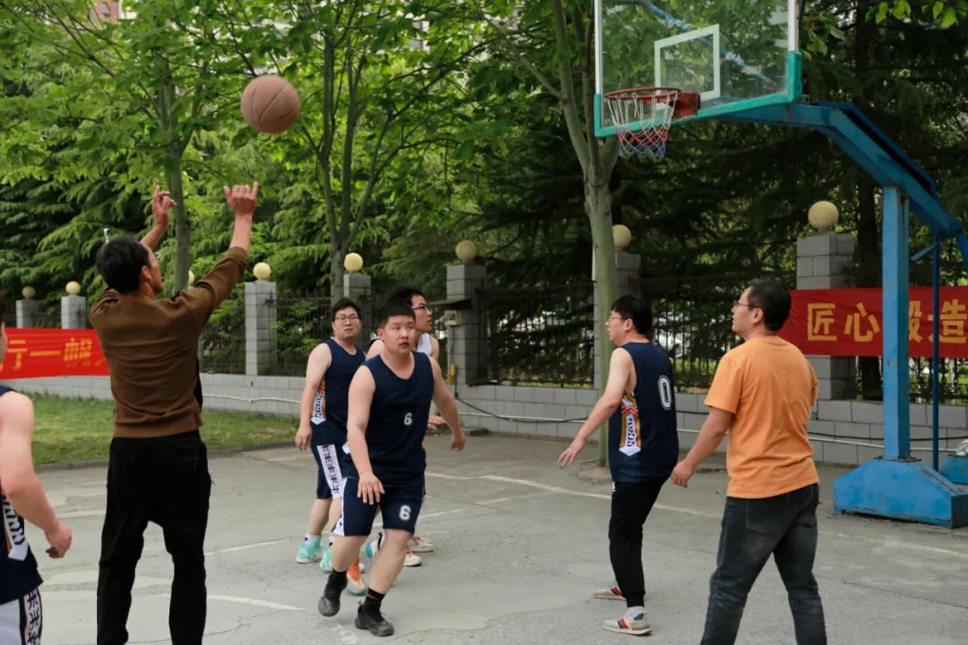 上海山美股份2025春季運動會火熱啟幕！拔河、籃球預(yù)賽燃情開戰(zhàn)